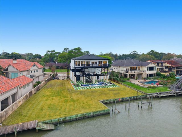 2522 Baycrest Drive, Houston, TX 77058