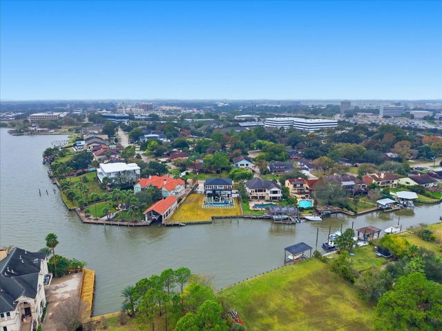 2522 Baycrest Drive, Houston, TX 77058