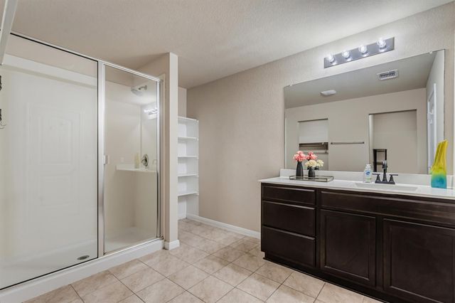 176 Dusky Thrush DR, Kyle, TX 78640