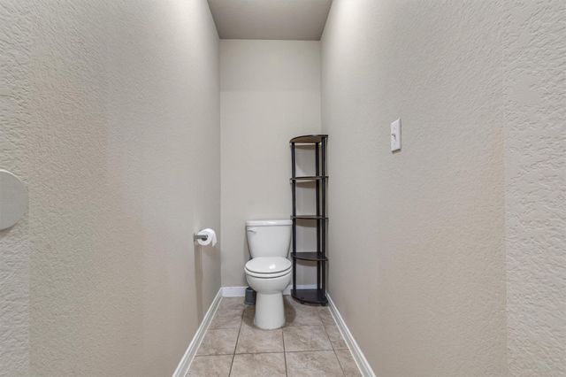 176 Dusky Thrush DR, Kyle, TX 78640