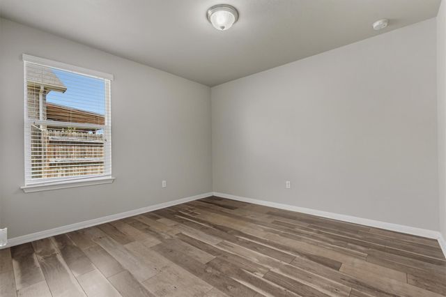 176 Dusky Thrush DR, Kyle, TX 78640