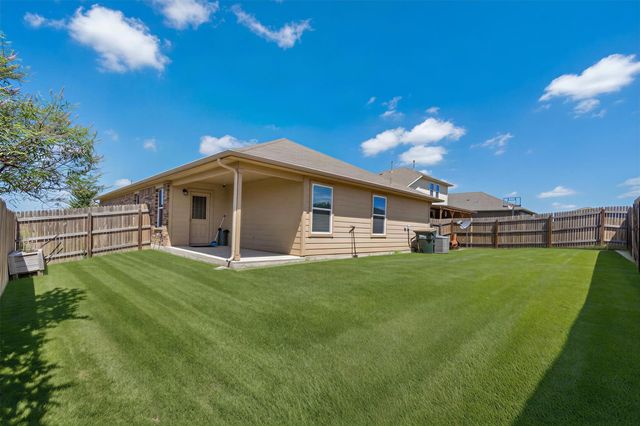 176 Dusky Thrush DR, Kyle, TX 78640