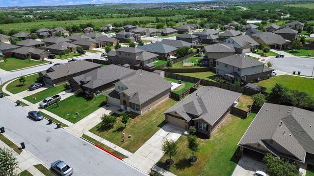 176 Dusky Thrush DR, Kyle, TX 78640