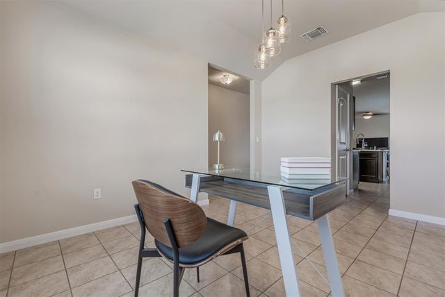 176 Dusky Thrush DR, Kyle, TX 78640