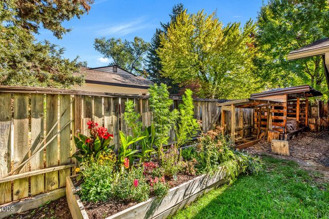 508 NE Lafayette Avenue, Bend, OR 97701