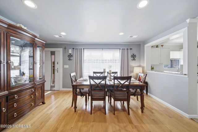 47 Kendall Drive, Parlin, NJ 08859