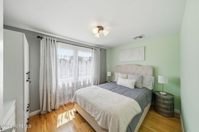 47 Kendall Drive, Parlin, NJ 08859