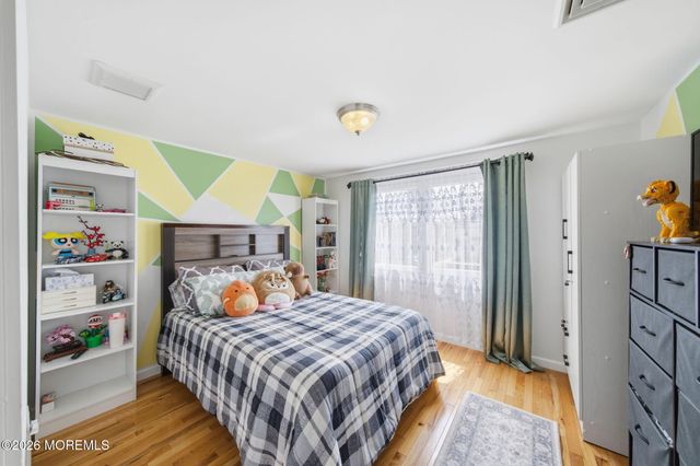 47 Kendall Drive, Parlin, NJ 08859