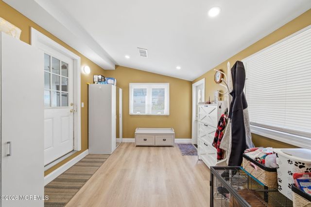 47 Kendall Drive, Parlin, NJ 08859