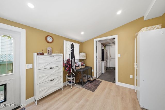 47 Kendall Drive, Parlin, NJ 08859