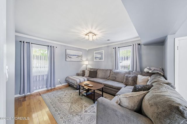 47 Kendall Drive, Parlin, NJ 08859