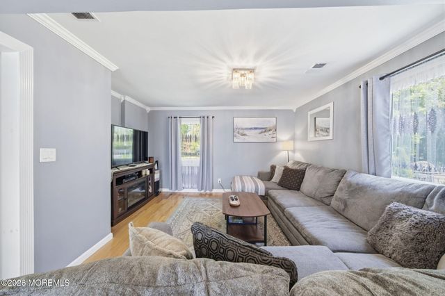 47 Kendall Drive, Parlin, NJ 08859