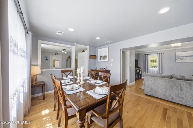47 Kendall Drive, Parlin, NJ 08859