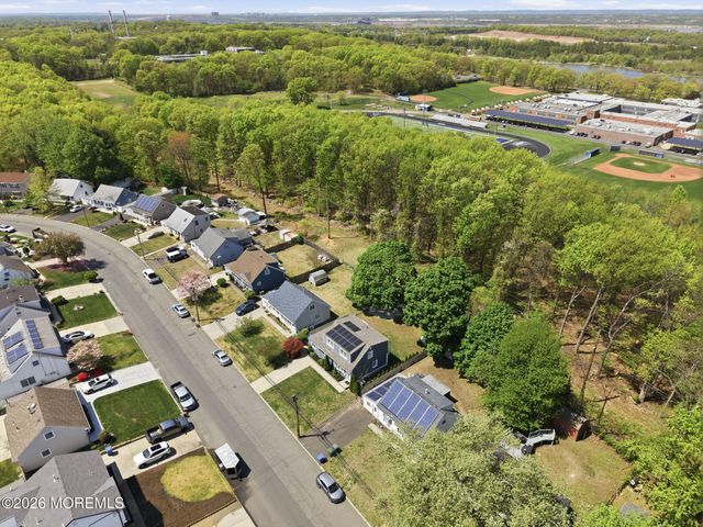 47 Kendall Drive, Parlin, NJ 08859