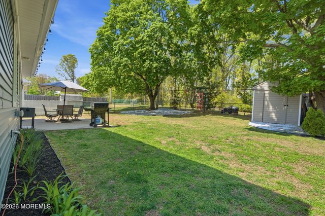 47 Kendall Drive, Parlin, NJ 08859