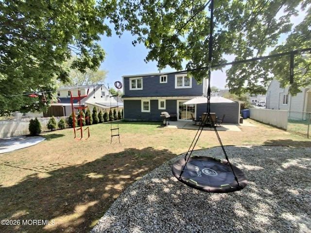 47 Kendall Drive, Parlin, NJ 08859