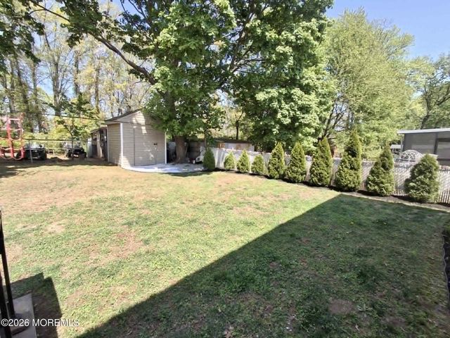 47 Kendall Drive, Parlin, NJ 08859