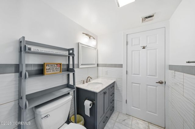 47 Kendall Drive, Parlin, NJ 08859