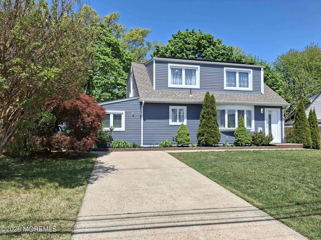 47 Kendall Drive, Parlin, NJ 08859