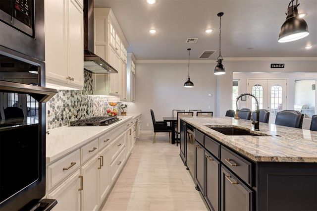 8933 SW 111th Street, Oklahoma City, OK 73173