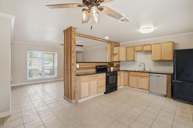 1209 Terry St, George West, TX 78022