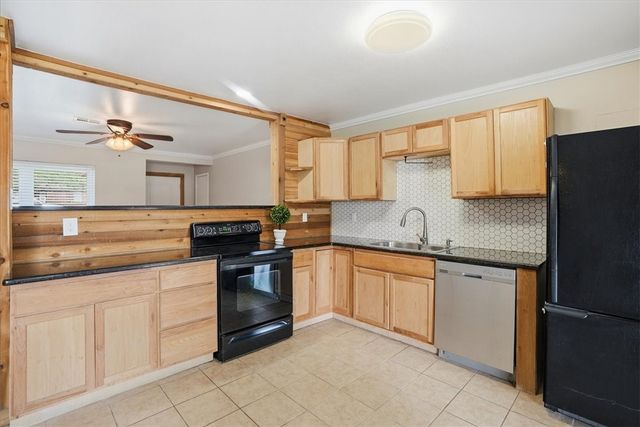 1209 Terry St, George West, TX 78022