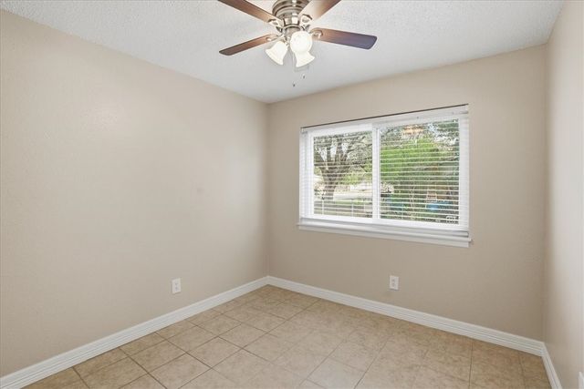 1209 Terry St, George West, TX 78022