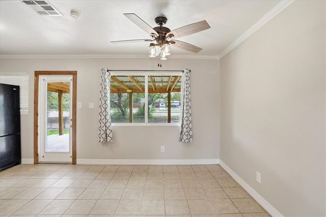 1209 Terry St, George West, TX 78022