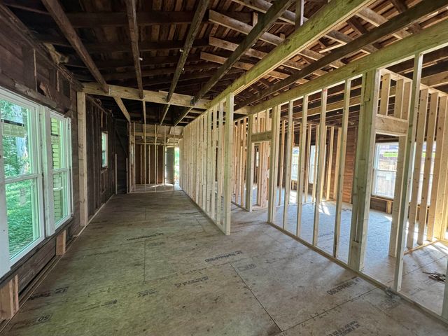 311 W COURT AVE, Selmer, TN 38375