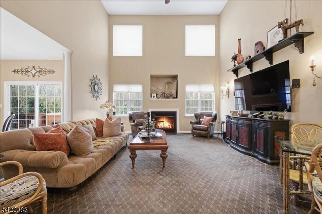 2 Picasso Court, Franklin Twp., NJ 08873