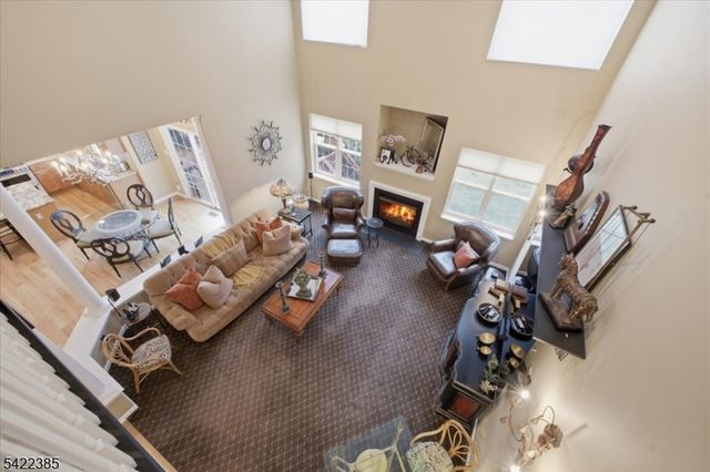 2 Picasso Court, Franklin Twp., NJ 08873