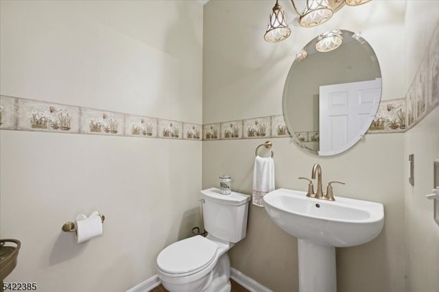 2 Picasso Court, Franklin Twp., NJ 08873
