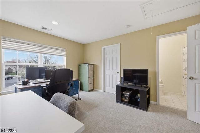 2 Picasso Court, Franklin Twp., NJ 08873