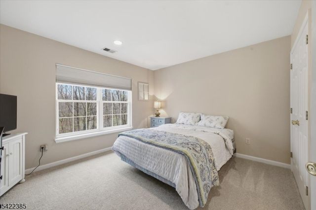 2 Picasso Court, Franklin Twp., NJ 08873