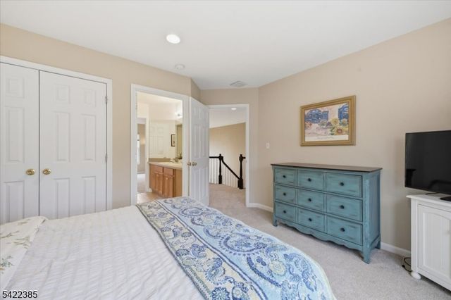 2 Picasso Court, Franklin Twp., NJ 08873