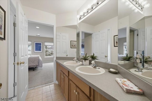 2 Picasso Court, Franklin Twp., NJ 08873