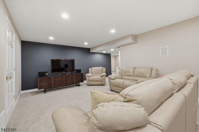 2 Picasso Court, Franklin Twp., NJ 08873