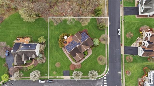 2 Picasso Court, Franklin Twp., NJ 08873