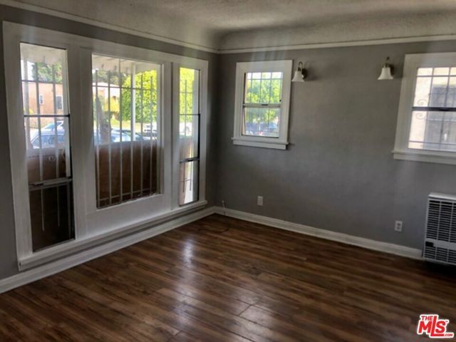 620 E 84th Street, Los Angeles, CA 90001