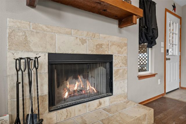 813 Airway ST, Kingsland, TX 78639