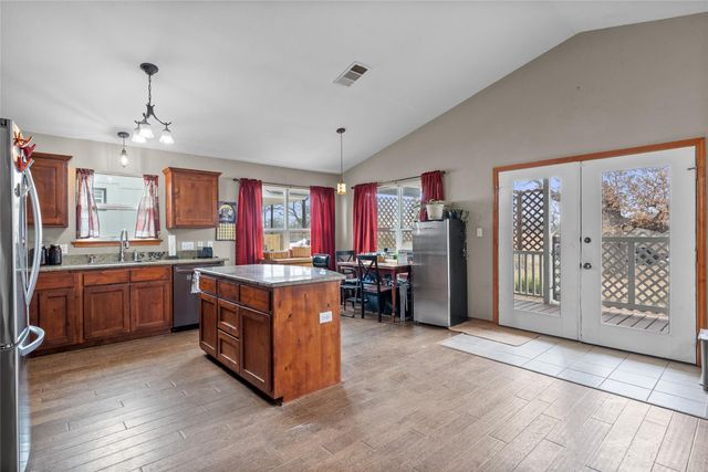 813 Airway ST, Kingsland, TX 78639