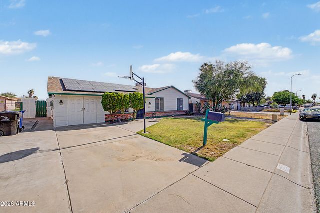 7145 W INDIANOLA Avenue, Phoenix, AZ 85033