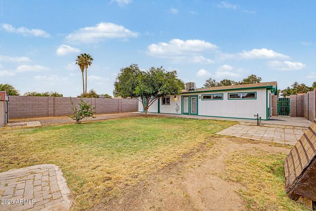 7145 W INDIANOLA Avenue, Phoenix, AZ 85033