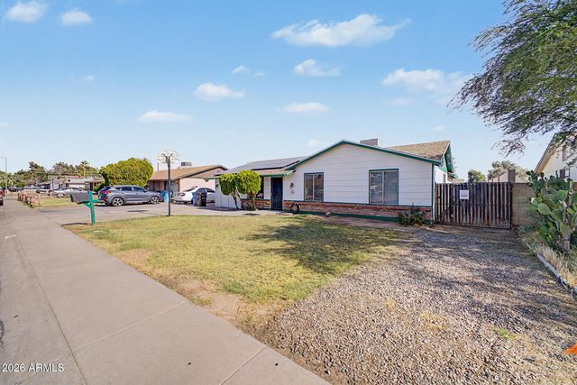 7145 W INDIANOLA Avenue, Phoenix, AZ 85033