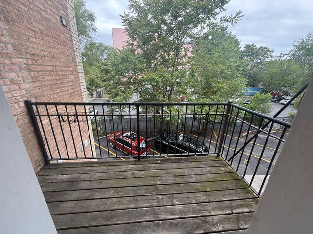6954 N Greenview Avenue 303, Chicago, IL 60626