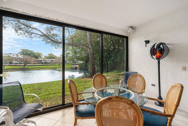 22 Westgate Lane E, Boynton Beach, FL 33436