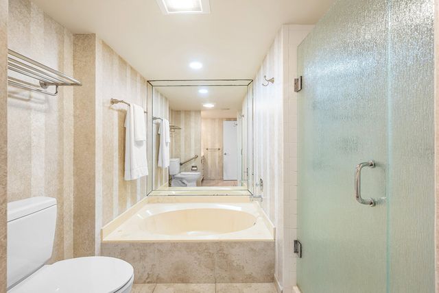 22 Westgate Lane E, Boynton Beach, FL 33436