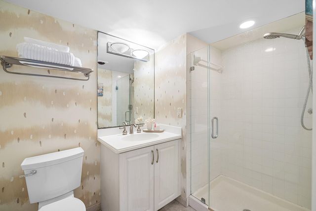 22 Westgate Lane E, Boynton Beach, FL 33436