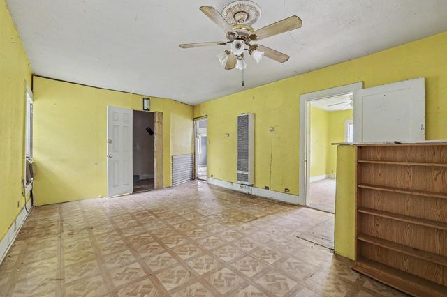 531 E Day Street, Denison, TX 75021
