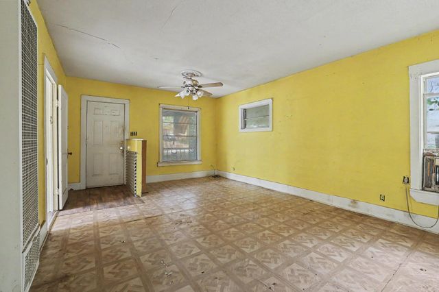 531 E Day Street, Denison, TX 75021